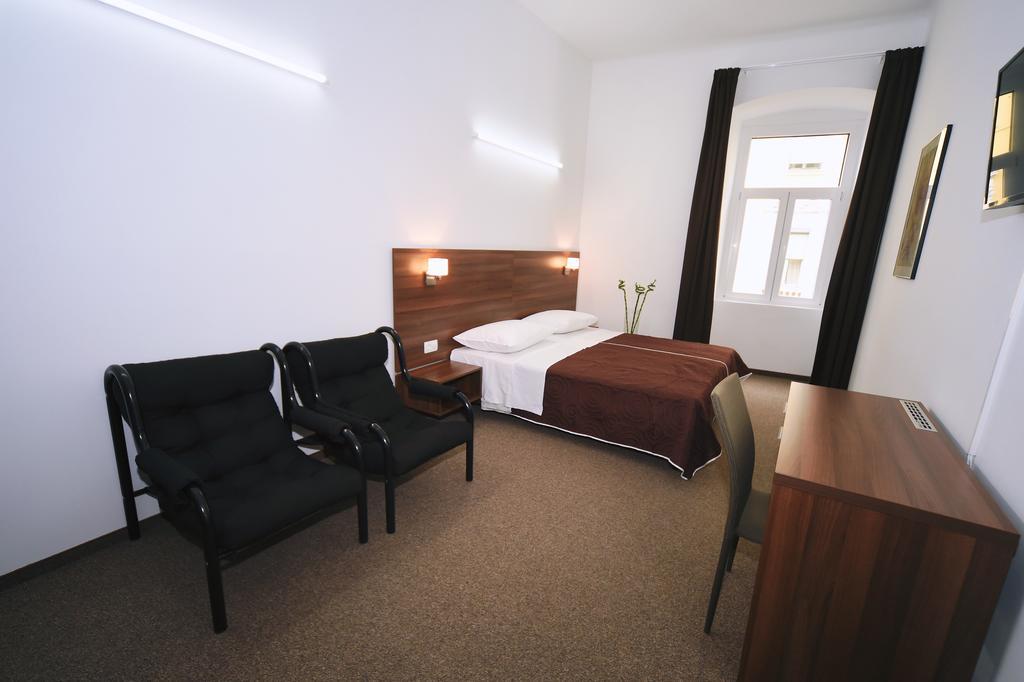 Riva Rooms Rijeka Room photo