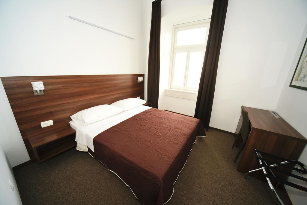 Riva Rooms Rijeka Room photo
