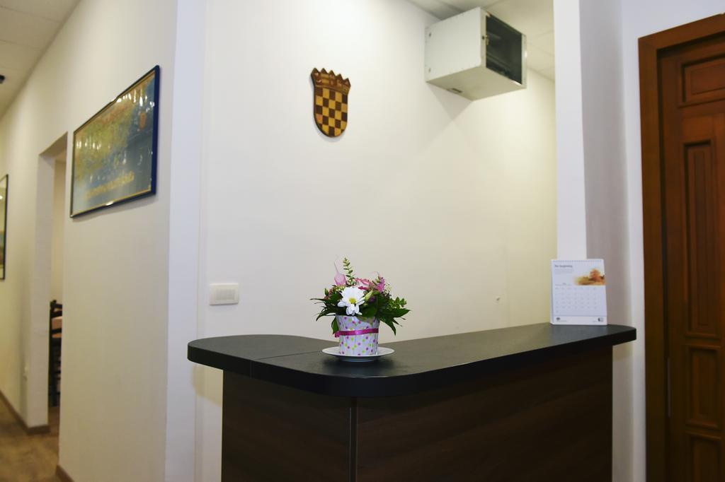 Riva Rooms Rijeka Exterior photo